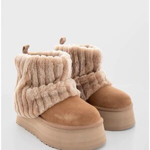 Women's Tan Fur-Lined Platform Boots